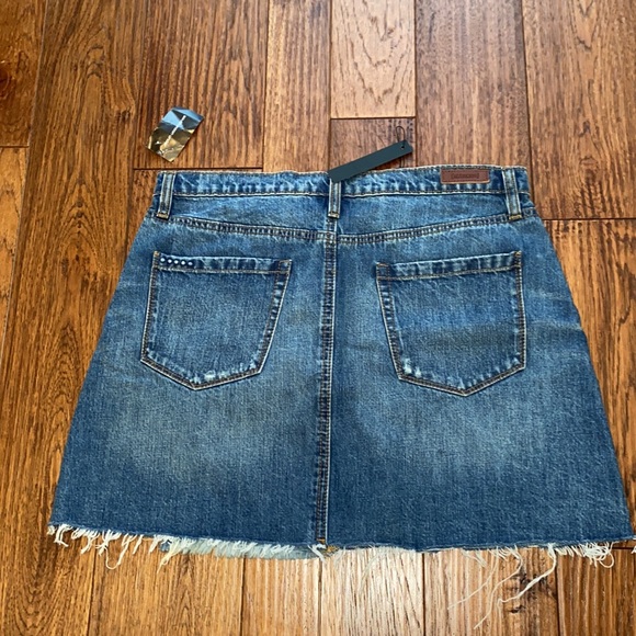 NWT- Blank NYC Jean skirt - Picture 2 of 6